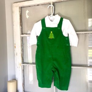 🎄Petit Pomme Christmas overalls, size 9mos🎄